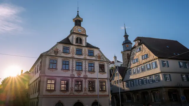 Rathaus, Schloss und Stadtkirche in der Spätnachmittagssonne
